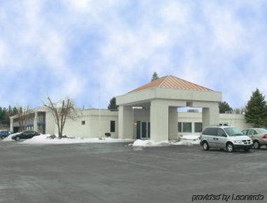 Adrian Inn Luaran gambar